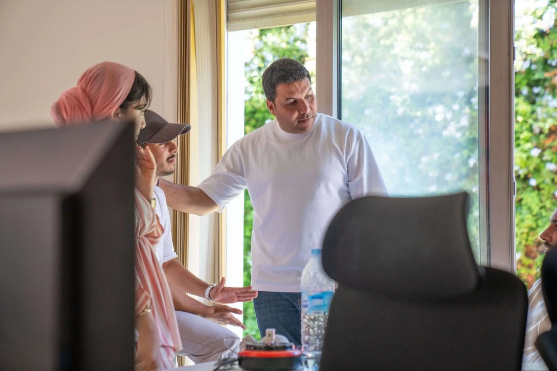 محمد الغيساني أثناء العمل مع الفريق